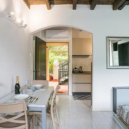 Guesthost - Lovely Lakefront Studio-flat * Nesso