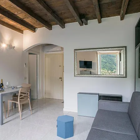 Apartment Guesthost - Lovely Lakefront Studio-flat